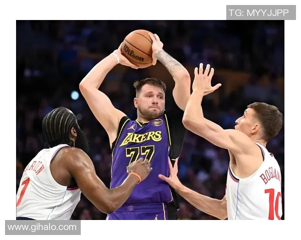 开拓者主场大胜湖人，展现实力